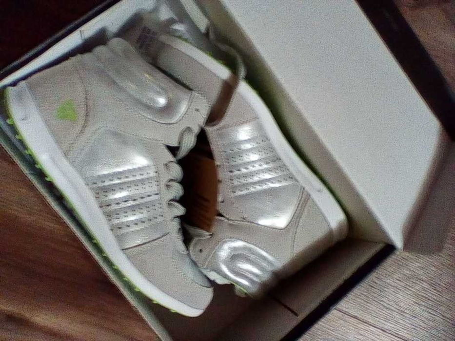 Детски/дамски кецове /маратонки Булдозер НОВИ