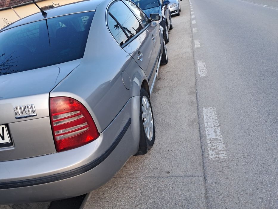 Skoda Superb an 2006 motorizare diesel de 1,9 motor super.