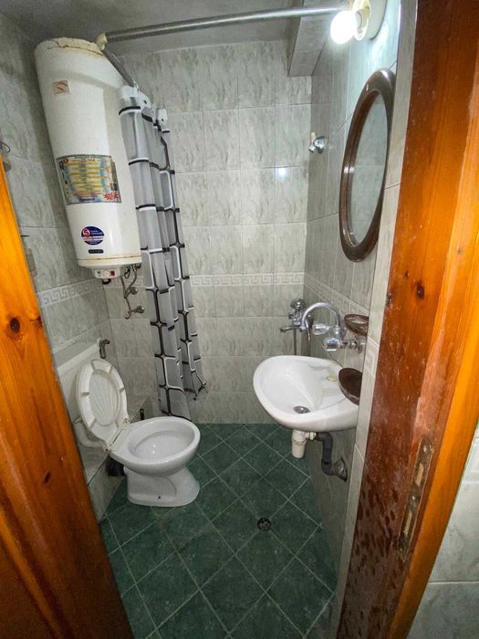 Дава се под наем Едностаен апартамент в Бургас, Център - 19 кв.м за 150 € - Снимка #2