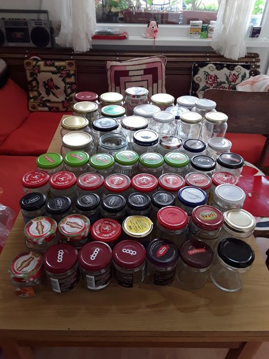 Буркани различна големина