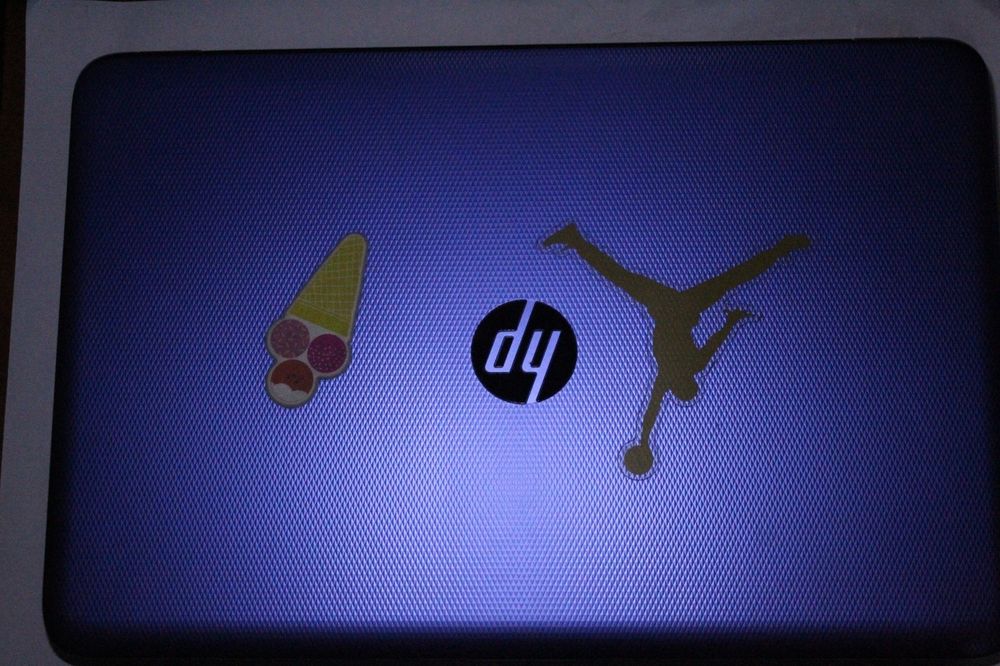 Doua laptopuri vechi HP si Sony