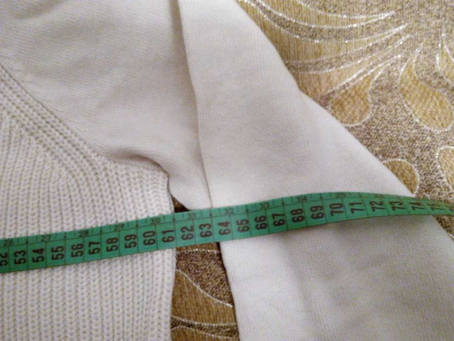 свитер привозной с Дубаев новый