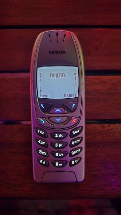 Nokia 6310i stare foarte bună