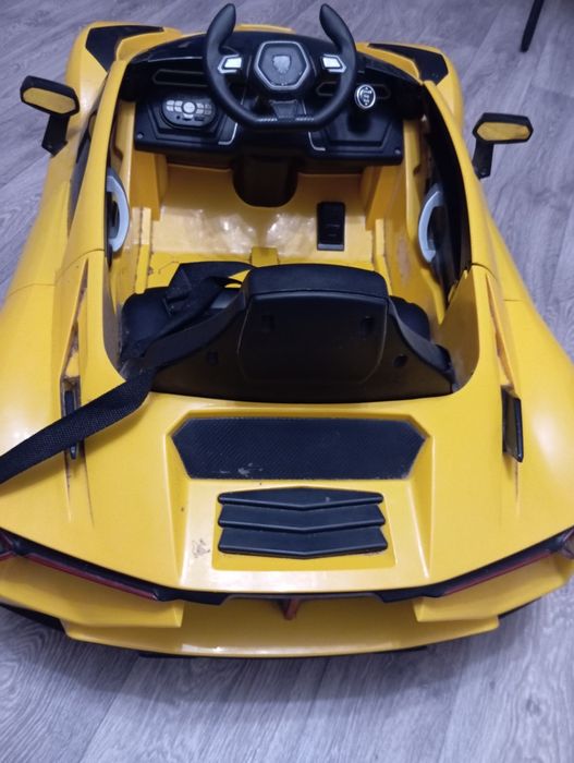 Продаю детскую машину