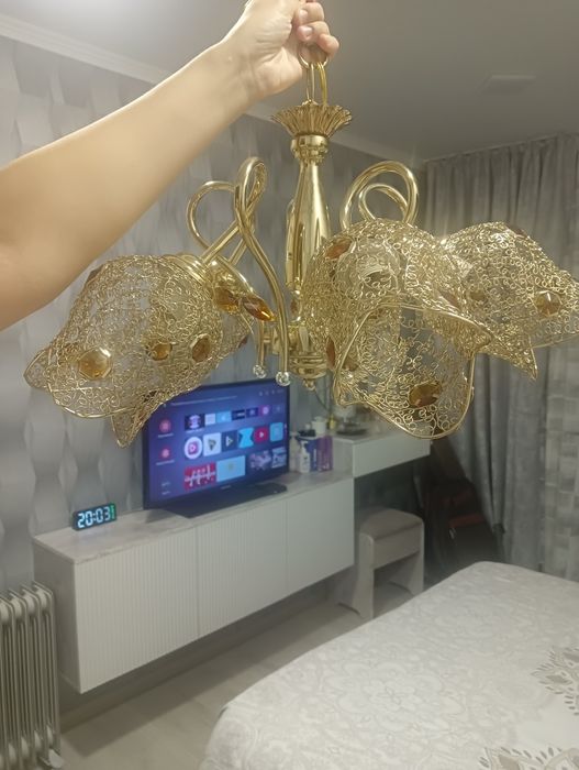 Продам люстру 5 рожков