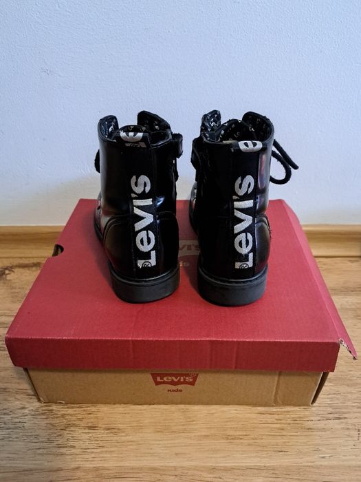 Кецове Skechers 33 номер, Апрески Primigi и боти Levi's 32 номер