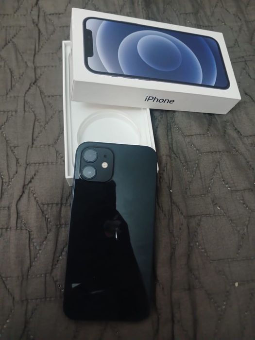 Продам срочно айфон 12