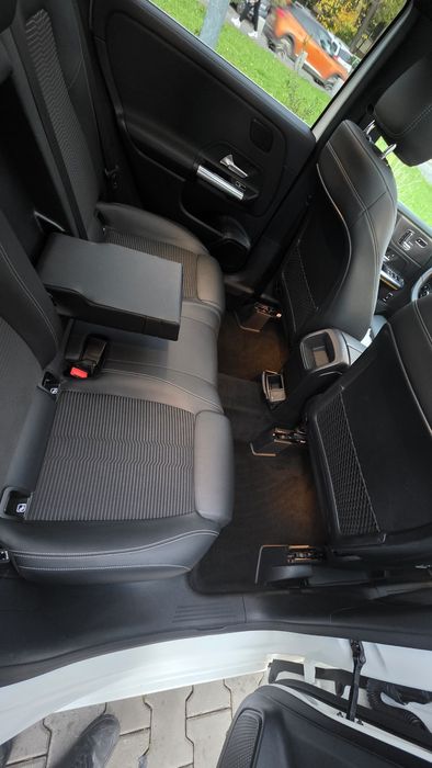 Mercedes-Benz B 180 D Panoramic