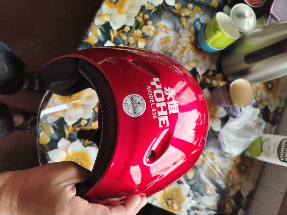 Продам мото шлем.