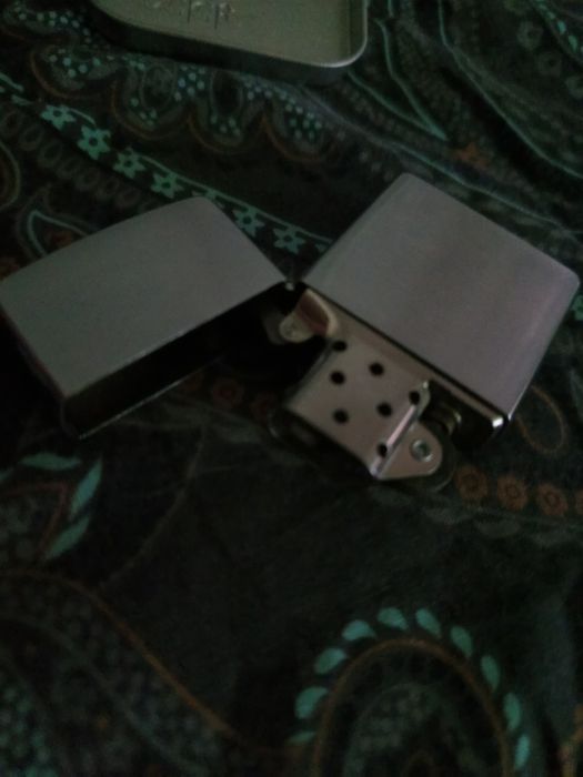 Zippo новая. Зажигалка