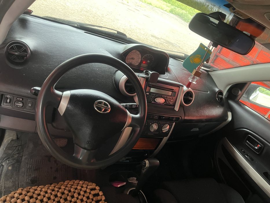 Tayota scion xa 2004 года