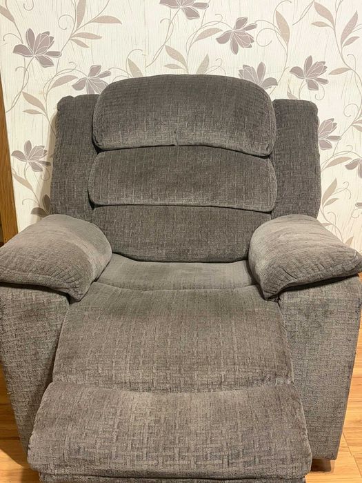 Vând canapea+fotoliu cu recliner Mobexpert
