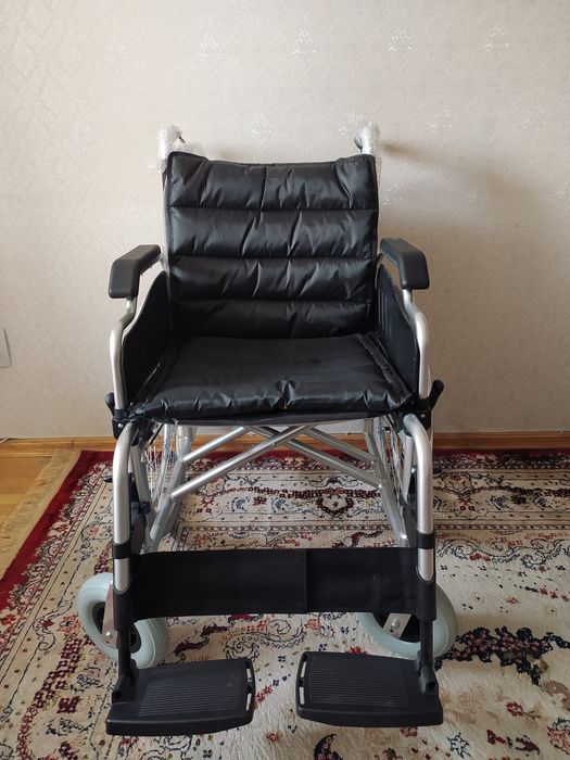 Продается инвалидная коляска. Новая.