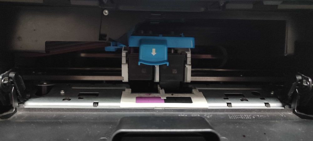 HP-TANK 415 в рабочем состоянии требуется замена катрижа цветной