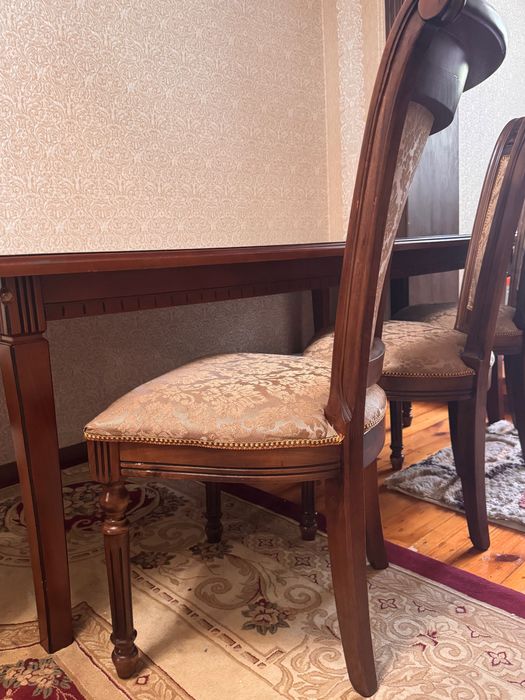 Стол со стульями (8шт) размер стола: 222х112. Купили в «Кенг Макон».