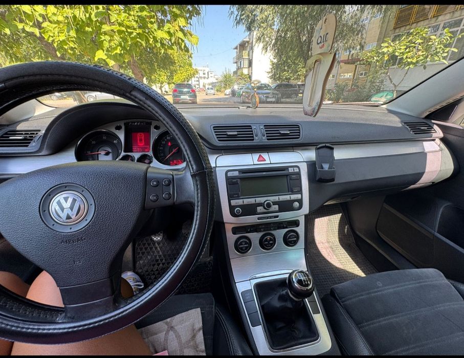 Vând  Volkswagen Passat B6