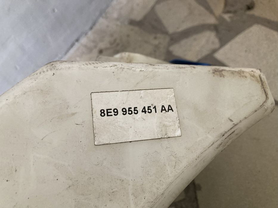 Бачок омывателя Ауди А4Б6 / Audi A4B6