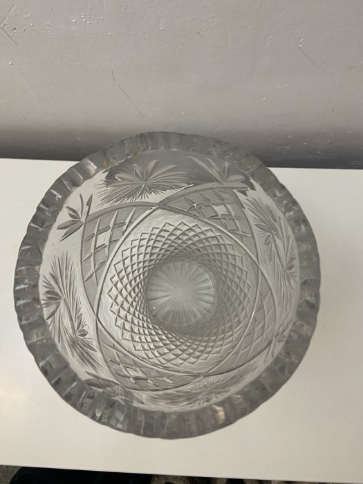 Продам хрустальные вазы