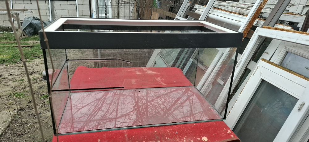 Acvariu 250L cu sticlă de 8mm