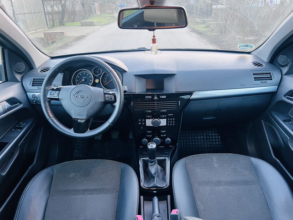 Opel Astra H 1.6 Benzina An 2010