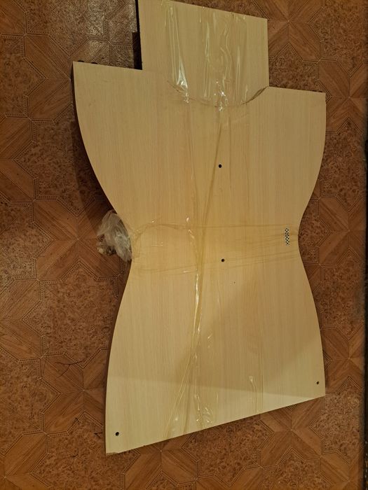 Продам стол обеденный