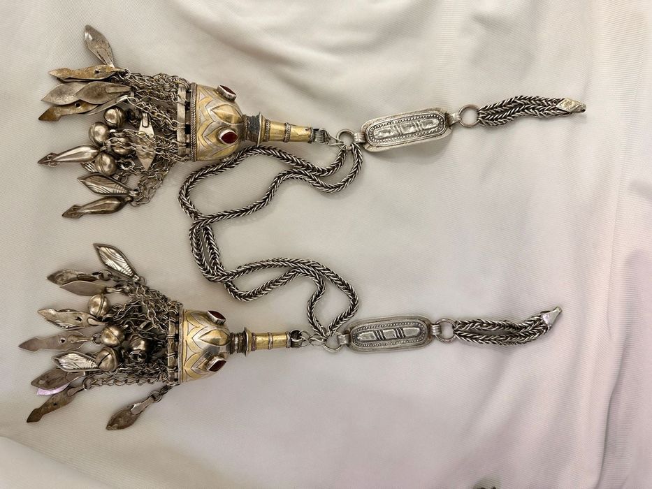 Кинотеатрдағы тазалықшы әйел