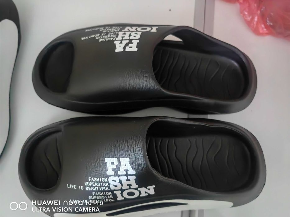 Тапочки черные резиновые