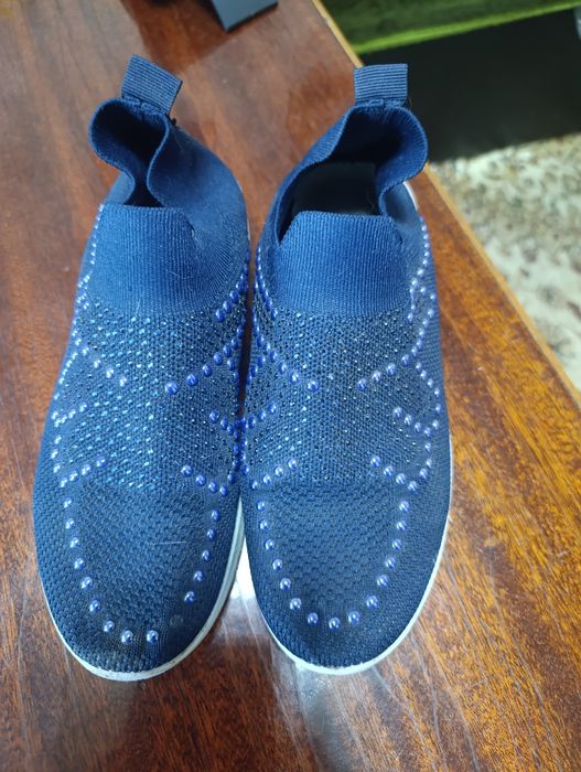 Отдам обувь бесплатно