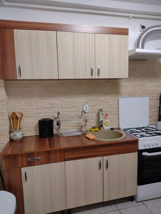 Închiriez apartament