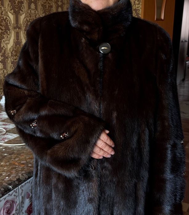 Продам норковую шубу