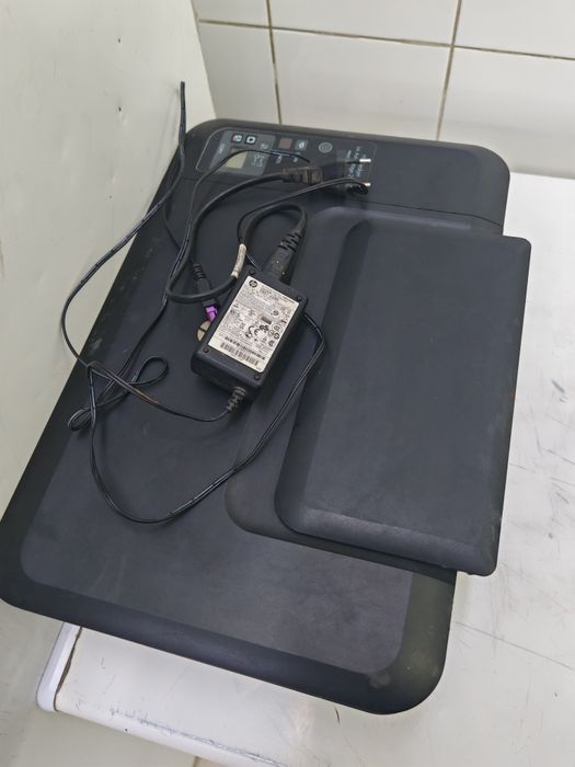 Продаю принтер hp