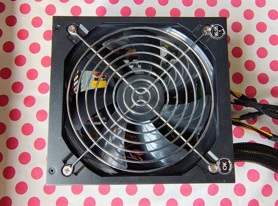Sursa Inter-Tech Combat Power CPM 650W.