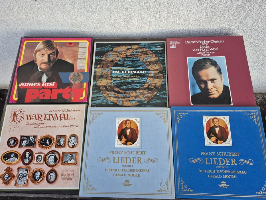 Vând Lot 150lp Discuri Vinil cu muzică clasică mixta 

Artiști:

- Fra