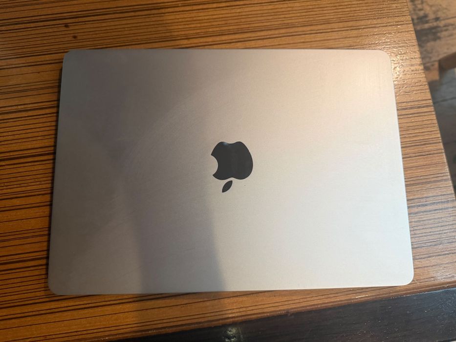 Apple MacBook Air 13” M4 (2025) 16GB/256GB Starlight КАТО НОВ