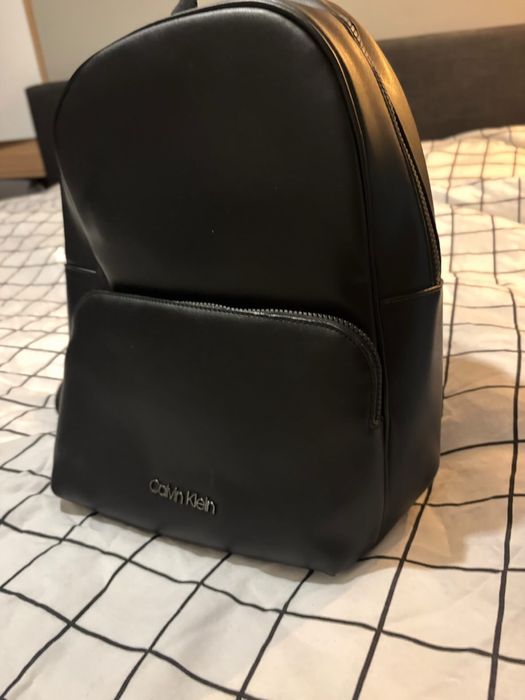 Раница Calvin Klein- почти НОВА. Супер качество!
