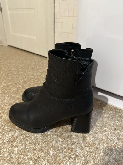 Продам кожаный сапоги