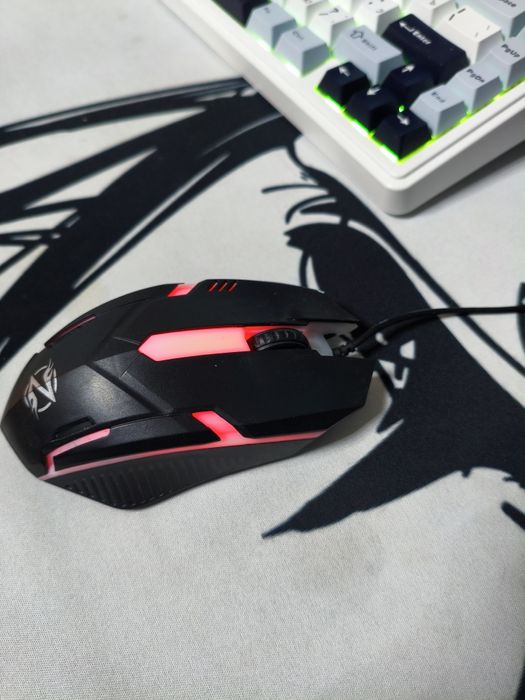 мышь крутая светящаяся