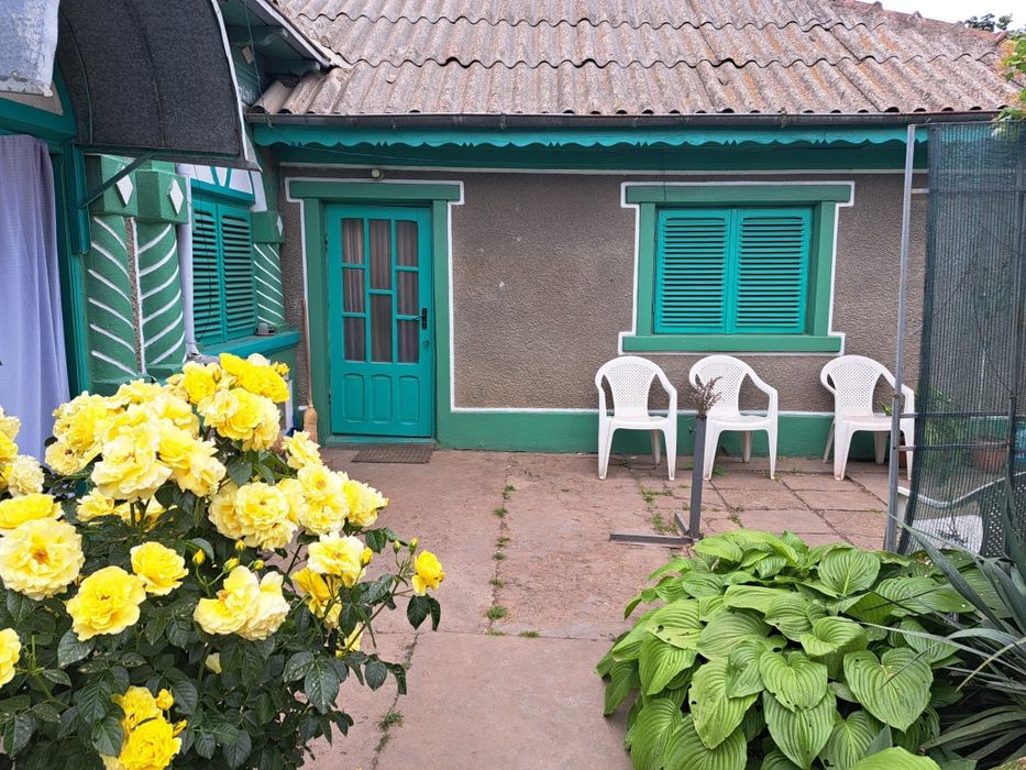 Teren cu casă de vânzare  în com Traian,  jud Braila , 103 mp, teren 1330 mp, apa și curent, baie în casa