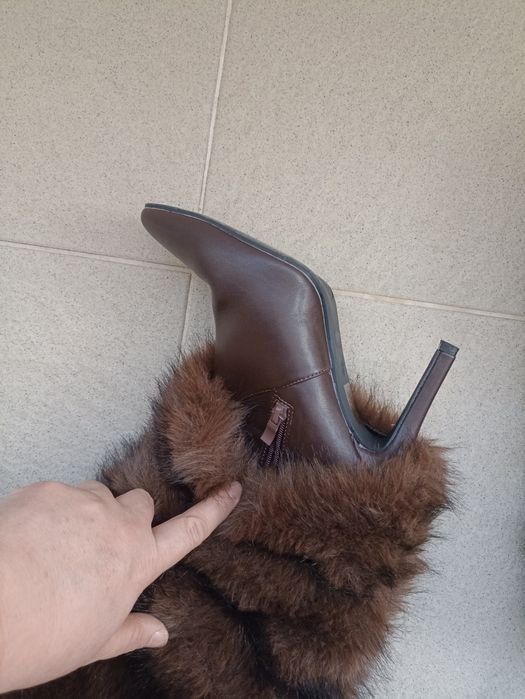 Пухени боти в кафяво