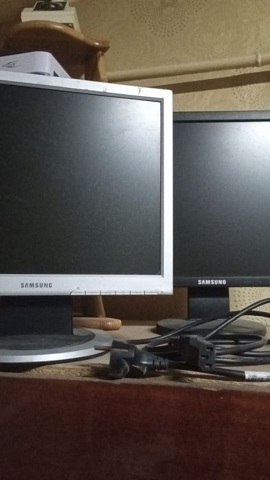 Продам два пот8000