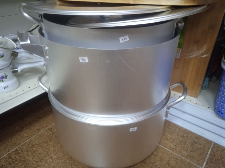 Кастрюля эмалированная и алюминиевая