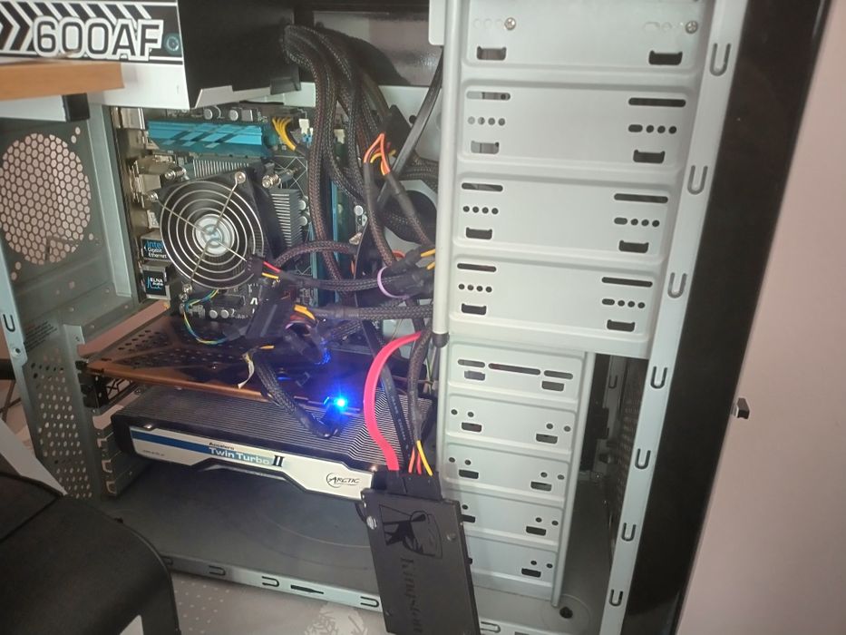 Бюджетен геймърски компютър / i5-4590, RX 470, 8GB RAM, Asrock H97