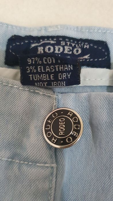 Продам Джинсы Голубые 27р