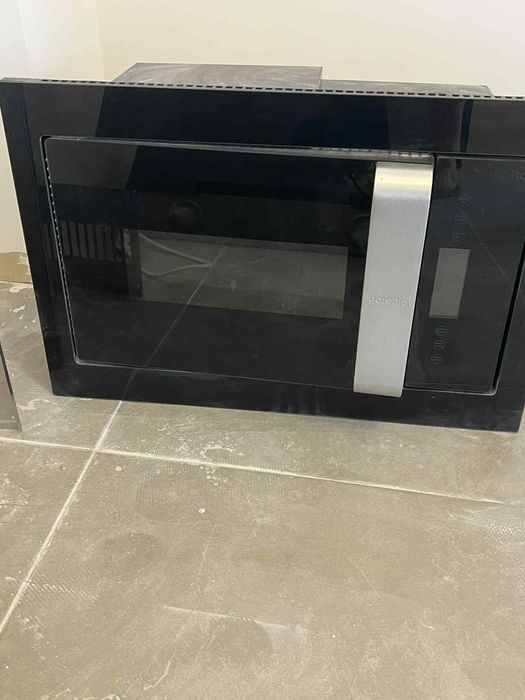 Печка , микровълнова печка, аспиратор, котлони