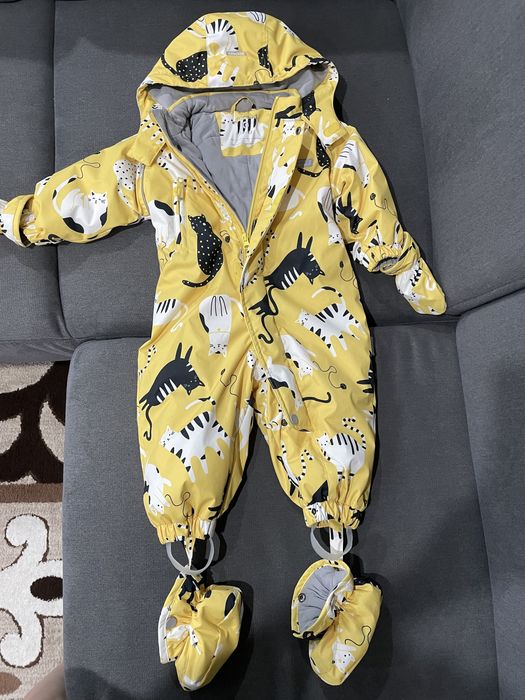 Продам комбинезоны детские