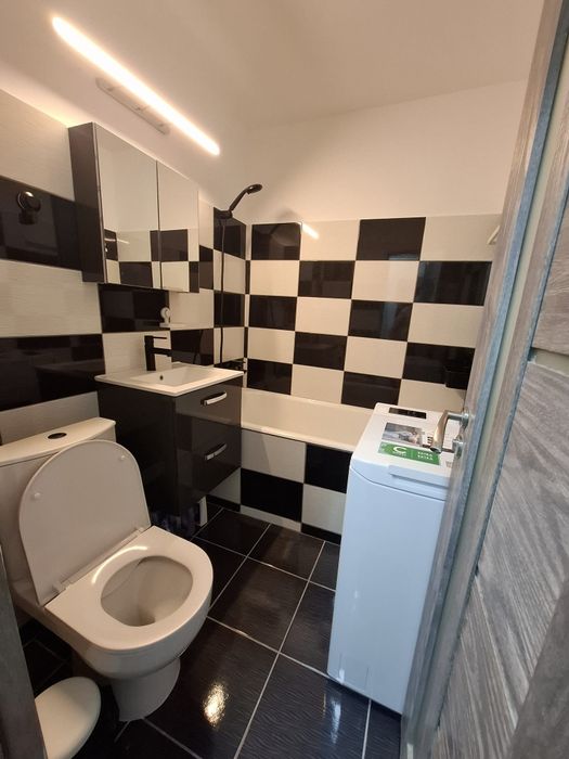 Particular inchiriez garsoniera str.Turda sector 1 complet renovata