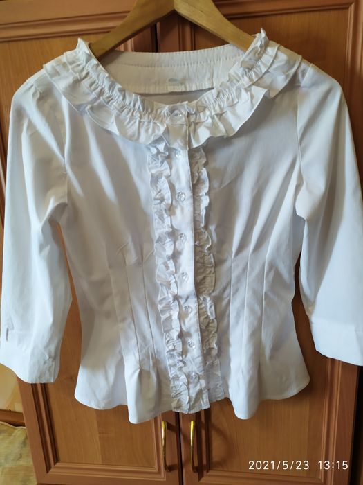 Кофточки разные.. Любая 2000 тенге.