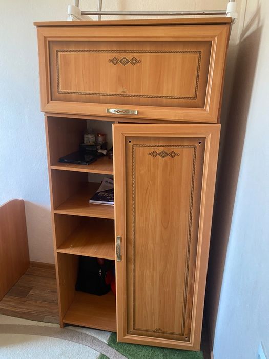 Отдам даром детские кровати и шкаф