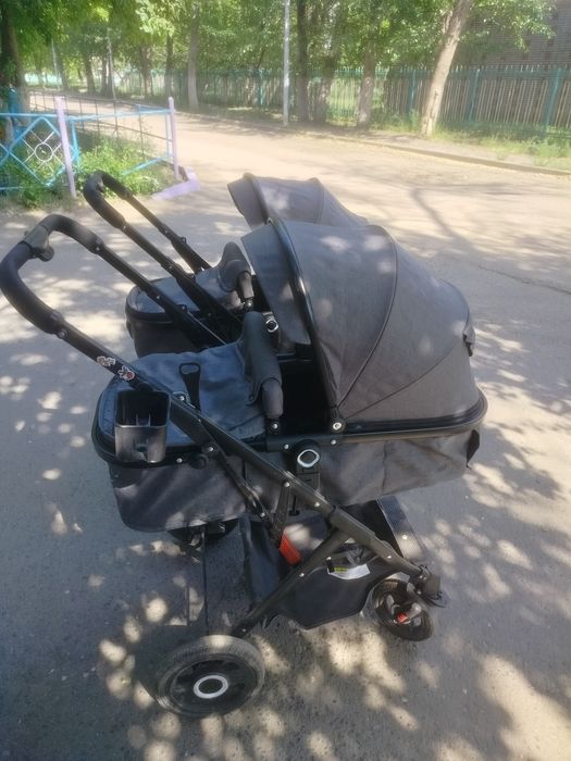 Коляска для двойни