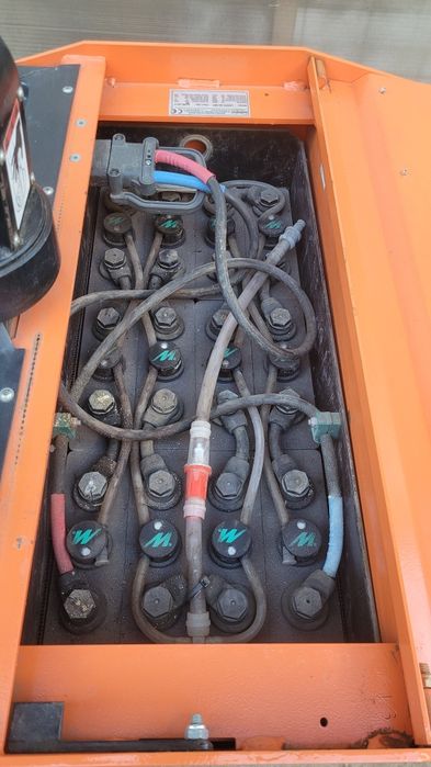 transpalet electric 2 tone doosan 20 mp  liza ridicare hidraulica marfa paleti